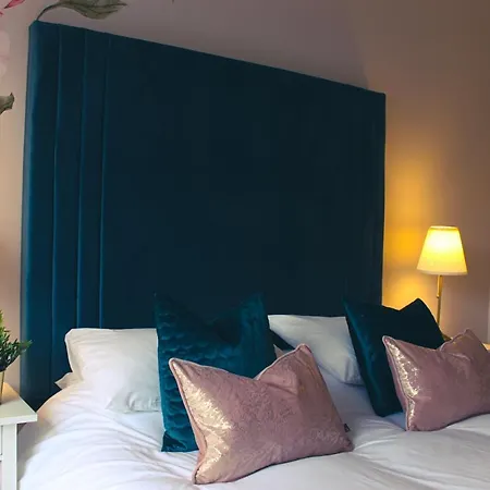 Hotel 360 Quaystay 3*