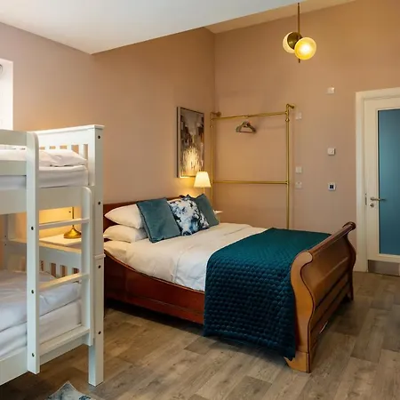 360 Quaystay Hotel 3*